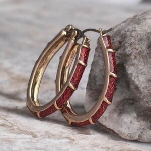 Avon Signature Red Enamel Mosaic Hoop Earrings Gold Tone 1.25” Statement